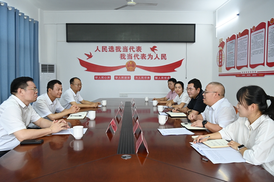 李克堅(jiān)在于都調(diào)研